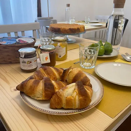 Alojamento de Acomodação e Pequeno-almoço Civico 99 3*